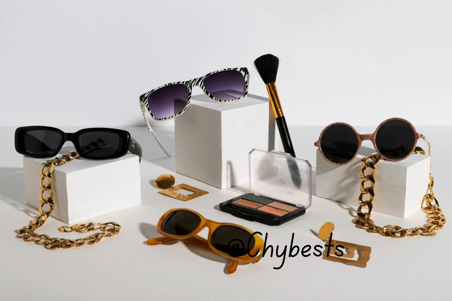 Trendy Fashion Accessories to Wear