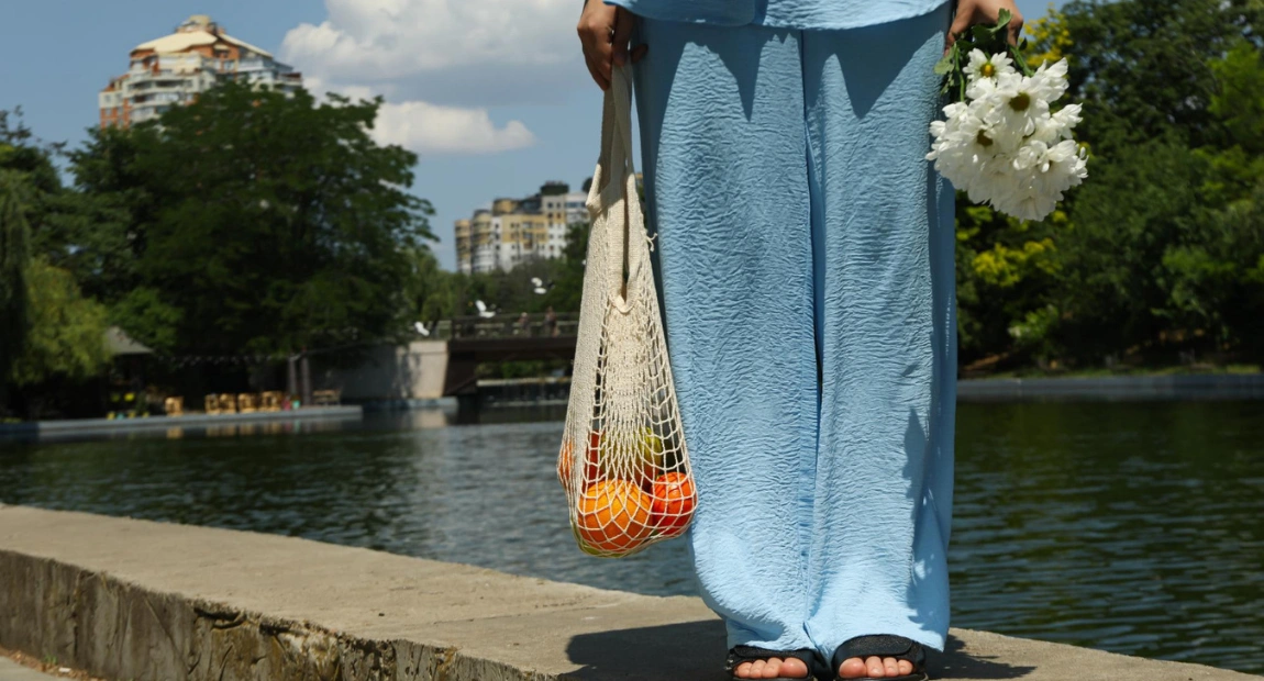 How to Style Wide-leg Crepe Trousers for Tropical Nigerian Weather