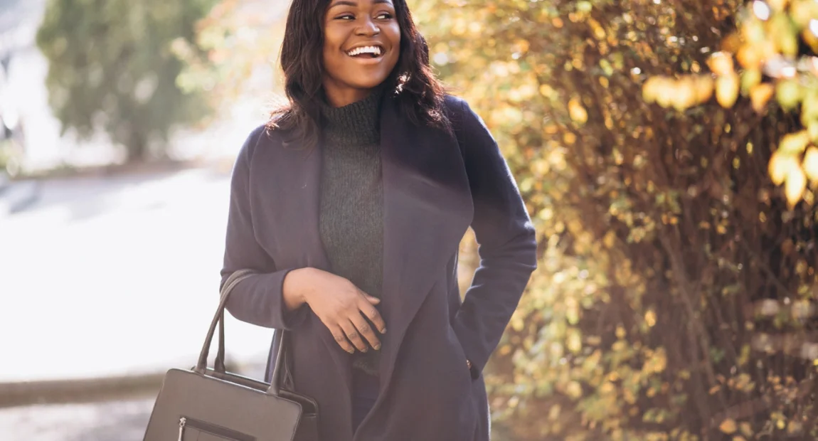 Minimalist Handbags for Corporate Women